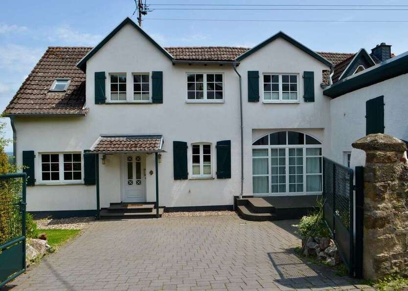 Haus zum Kaufen in Niederdürenbach 440.000 € 197 m²