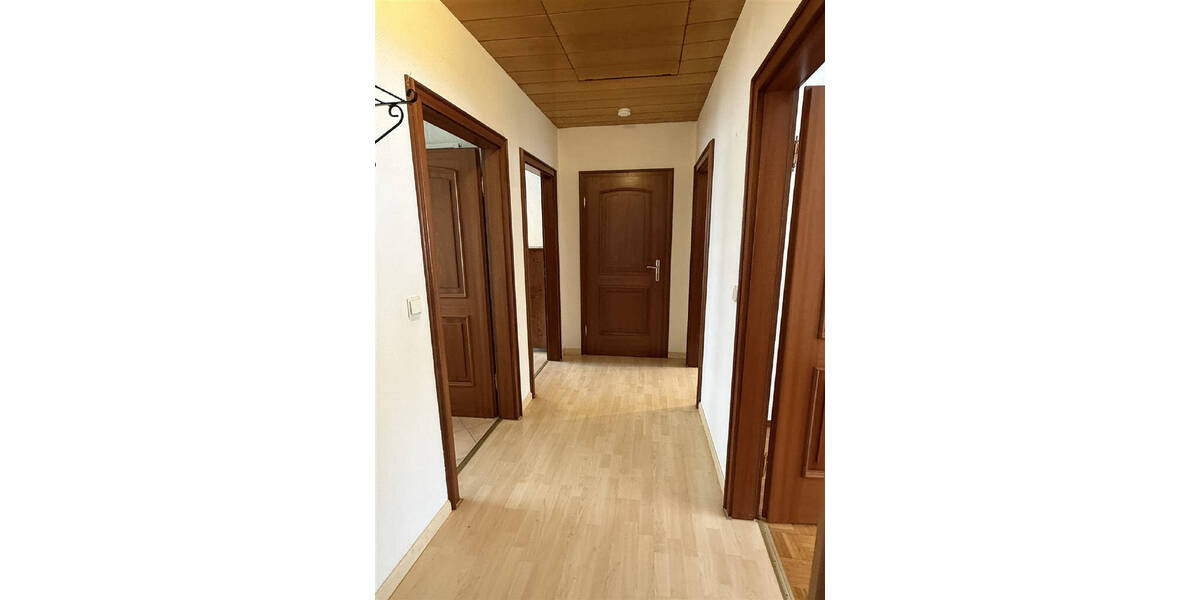 Einfamilienhaus Montabaur - 7 Zimmer, 215 m&sup2;, 490.000&euro; | Angebot:26799360