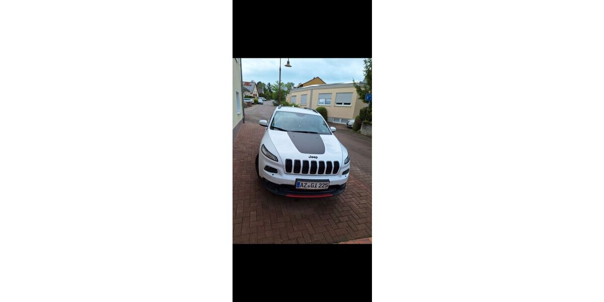 Jeep Cherokee 155.000 km 11.900 € Katzenelnbogen 56368