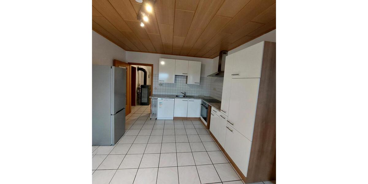 Gemütliche 2-Zimmer-Wohnung mit großem Balkon und Kaminofen in 2 zimmer