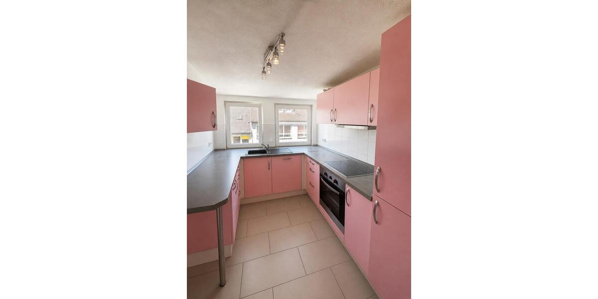Dachgeschoßwohnung Neuwied - 6 Zimmer, 150 m&sup2;, 1.300&euro; | Angebot:26412451