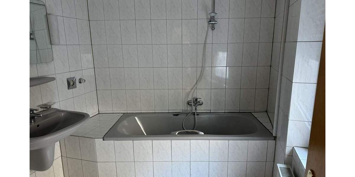 Mehrfamilienhaus, Wohnhaus Höhr-Grenzhausen Grenzhausen - 215.000&euro; | Angebot:25670959