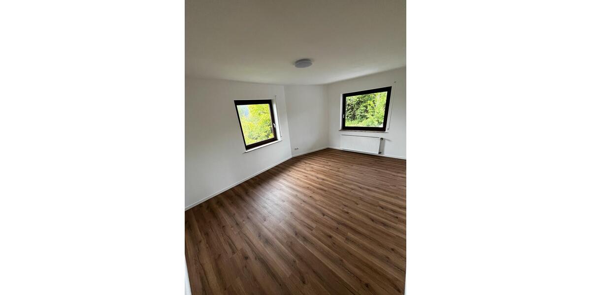 Erdgeschoßwohnung Großmaischeid - 4 Zimmer, 100 m&sup2;, 1.000&euro; | Angebot:26691420