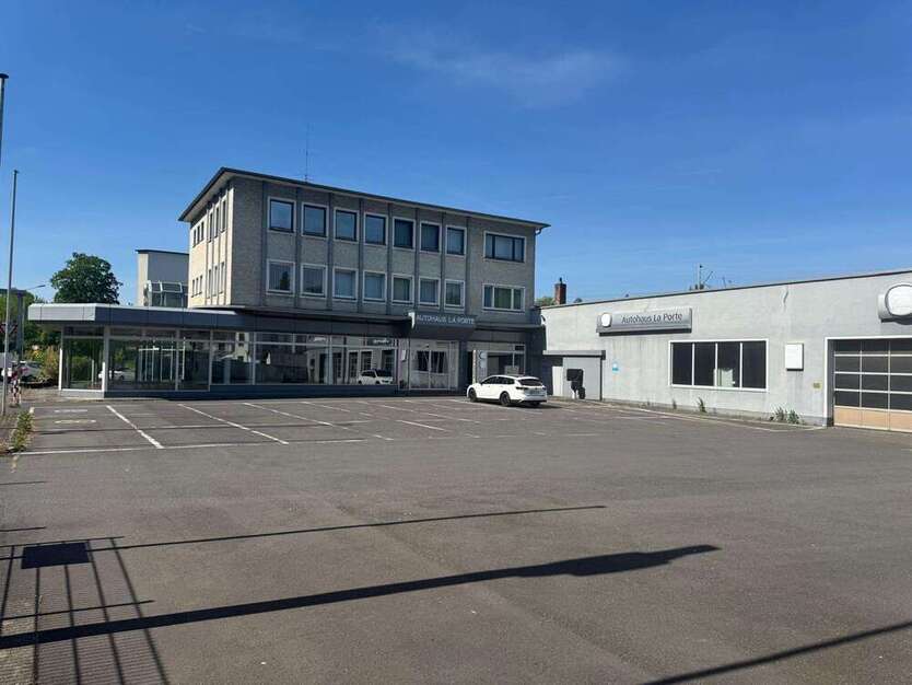 Halle in Neuwied 2.500.000 € 1500 m²