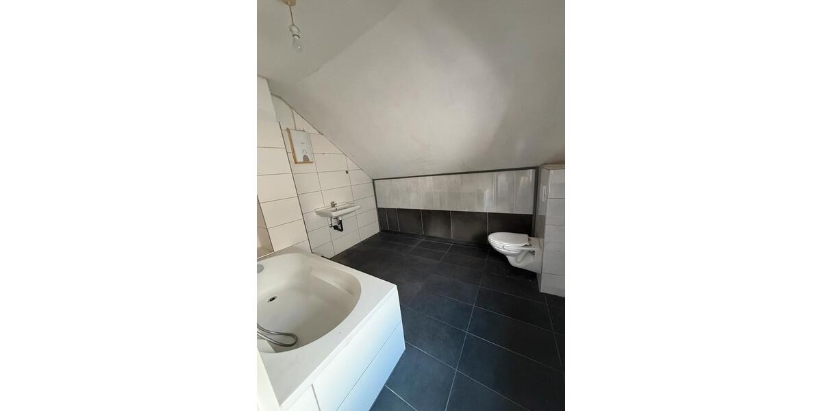 Erdgeschoßwohnung Lahnstein - 4 Zimmer, 130 m&sup2;, 950&euro; | Angebot:26698645