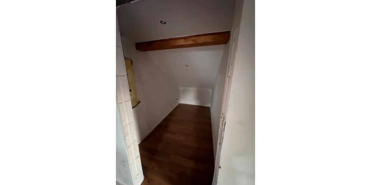 Dachgeschoßwohnung Hillscheid - 3 Zimmer, 75 m&sup2;, 1.100&euro; | Angebot:25853671