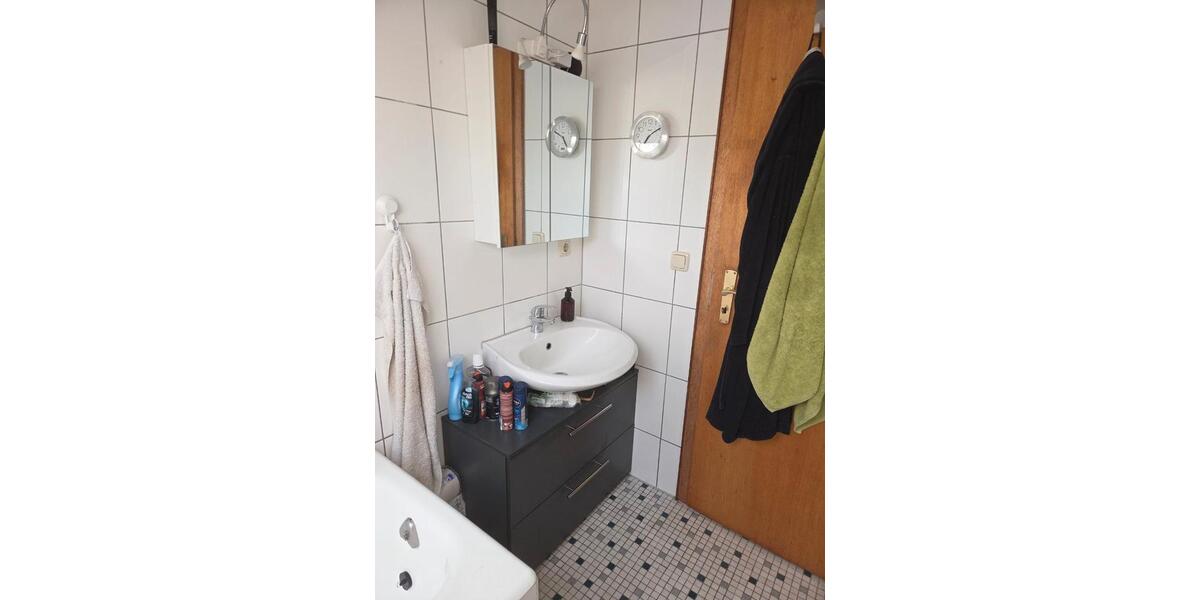 Dachgeschoßwohnung Andernach - 1 Zimmer, 38 m&sup2;, 305&euro; | Angebot:26635606