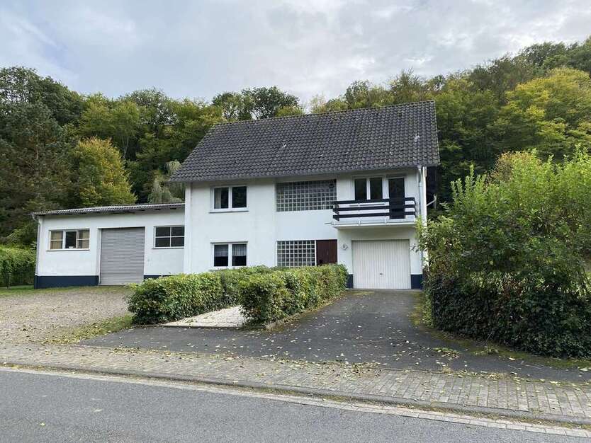 Haus zum Kaufen in Gönnersdorf 460.000 € 323.95 m²
