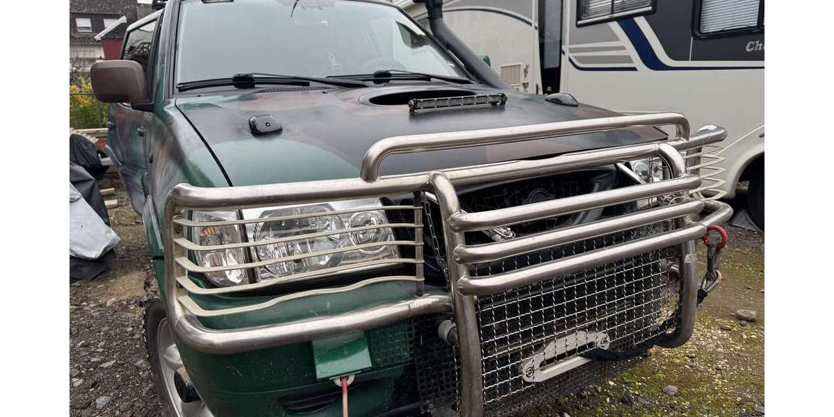 Nissan Terrano 192.000 km 9.500 &euro; Burgen 56332