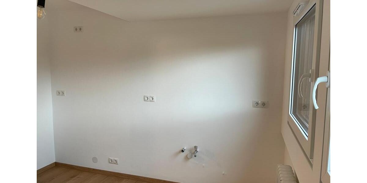 Erstbezug nach Sanierung - Großzügige 4-Zimmer-Wohnung DG 4 zimmer