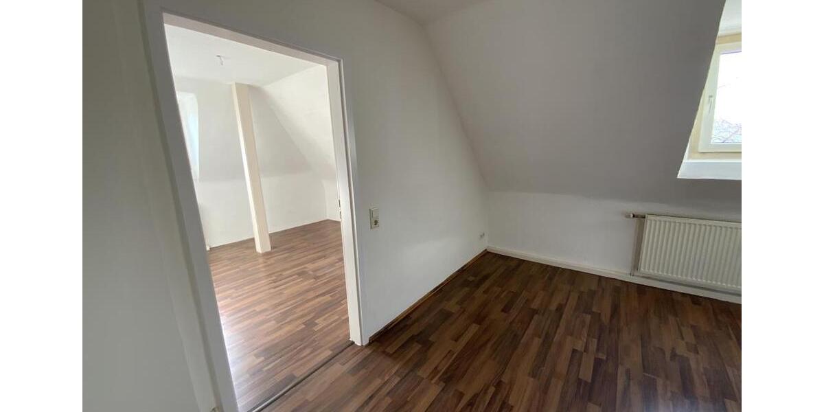 Süße Dachgeschosswohnung auf der Karthause 3 zimmer