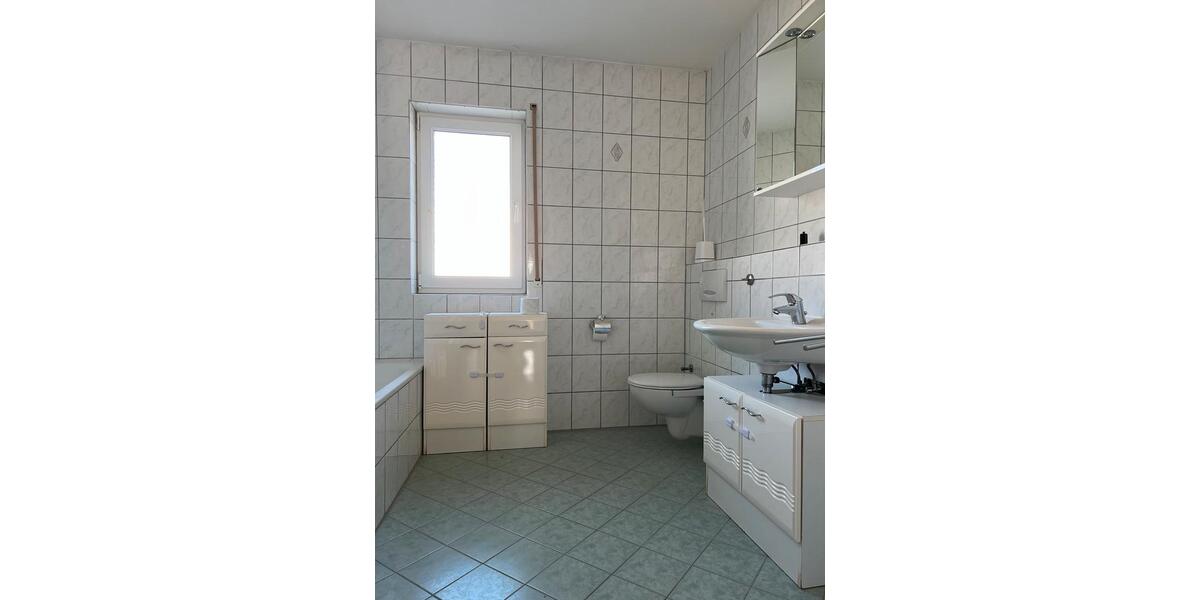 Etagenwohnung Willroth - 4 Zimmer, 114 m&sup2;, 1.280&euro; | Angebot:26220052