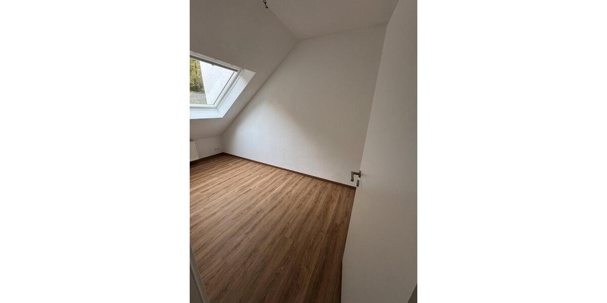 Dachgeschoßwohnung Boppard - 3 Zimmer, 83 m&sup2;, 850&euro; | Angebot:26532243