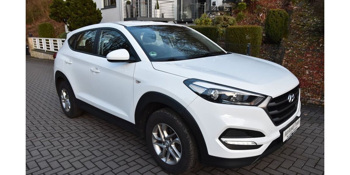 Hyundai TUCSON 182.000 km 9.900 &euro; Trimbs 56753