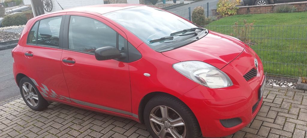 Toyota Yaris 185.000 km 2.700 &euro; Dürrholz 56307