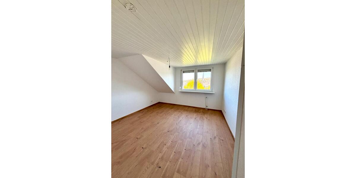 Dachgeschoßwohnung Koblenz Bisholder - 3 Zimmer, 80 m&sup2;, 930&euro; | Angebot:26094444