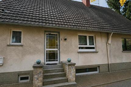 Haus Neuwied - 11 Zimmer, 246 m&sup2;, 349.000&euro; | Angebot:26877899