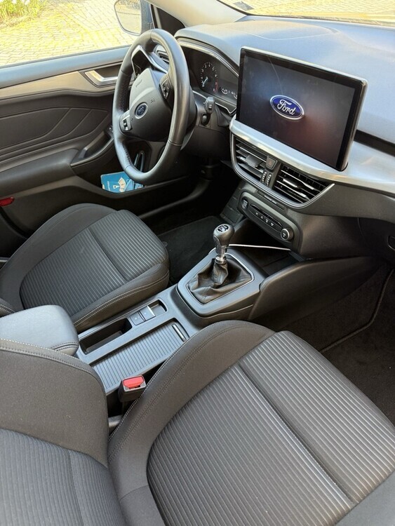 Ford Focus Kombi 42.000 km 20.500 € Miehlen 56355