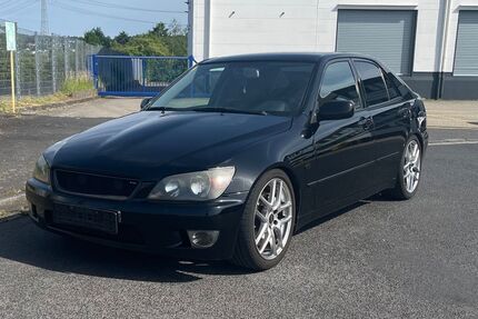 Lexus IS 200 160.000 km 11.499 &euro; Höhr-Grenzhausen 56203