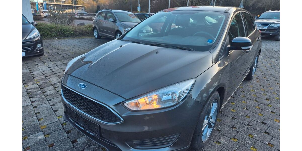 Ford Focus 98.000 km 5.990 &euro; Boppard/Bad Salzig 56154
