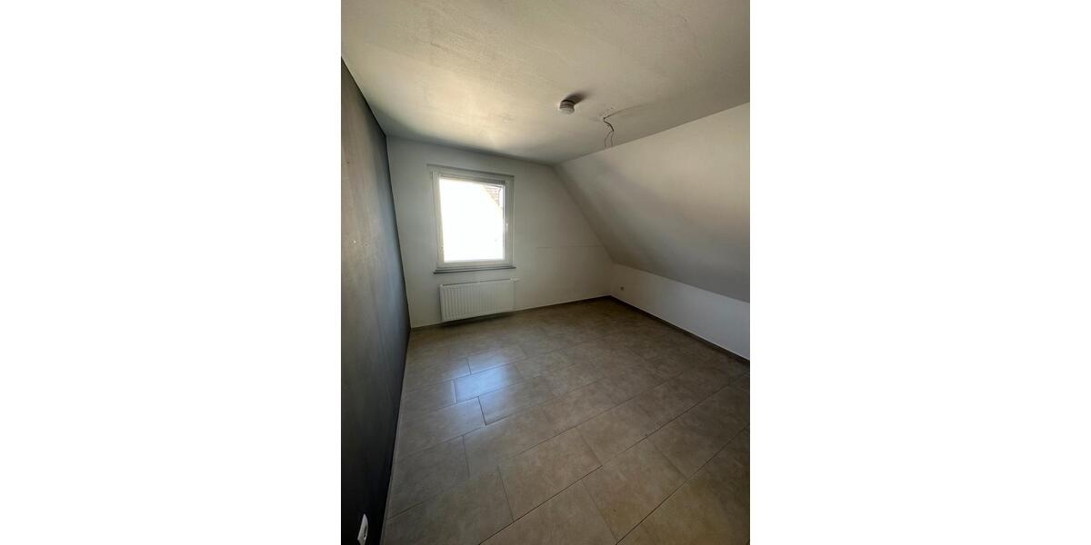Dachgeschoßwohnung Neuwied Feldkirchen - 3 Zimmer, 69 m&sup2;, 720&euro; | Angebot:26067132