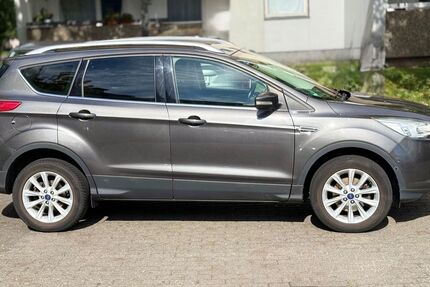 Ford Kuga 95.000 km 10.500 € Koblenz 56075
