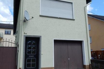 Lichtdurchflutetes Einfamilienhaus in Rhein-Nähe
