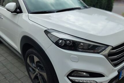 Hyundai TUCSON 124.000 km 15.250 € Arzbach 56337