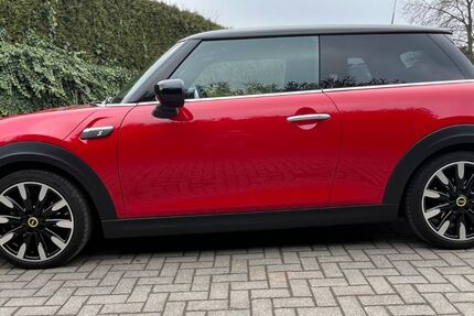 Mini Cooper SE 12.800 km 19.500 &euro; Koblenz 56072