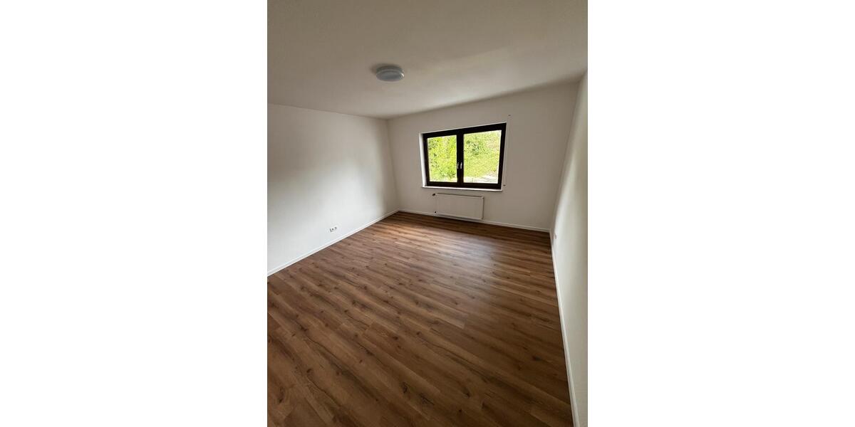 Erdgeschoßwohnung Kleinmaischeid - 4 Zimmer, 1 m&sup2;, 1.100&euro; | Angebot:26660701