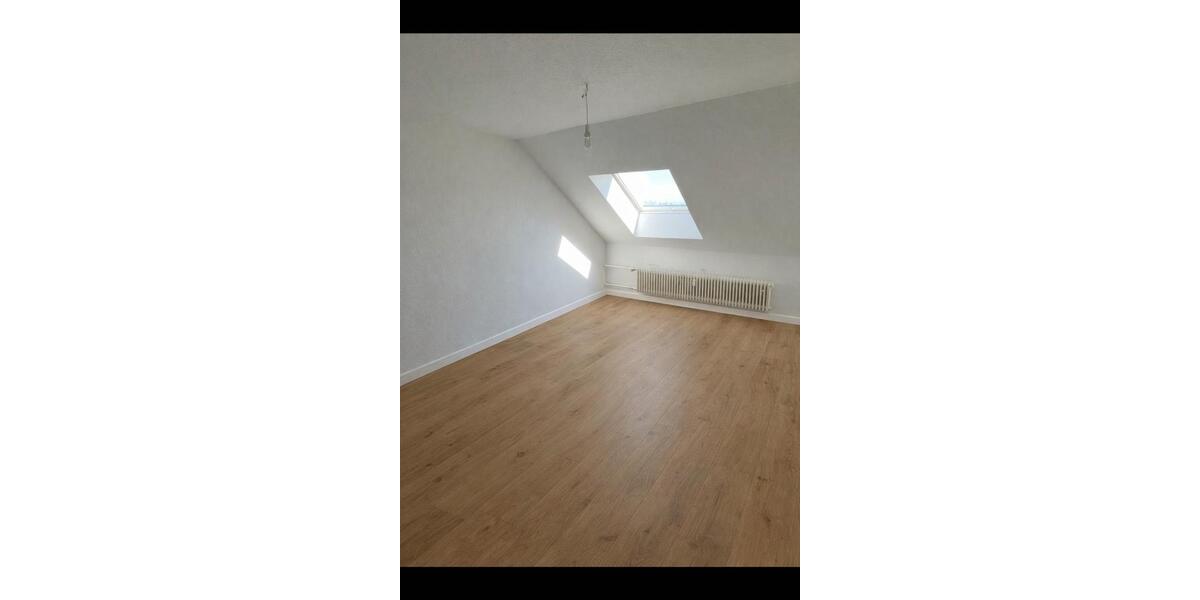 Dachgeschoßwohnung Bendorf - 1 Zimmer, 29 m&sup2;, 780&euro; | Angebot:25393221