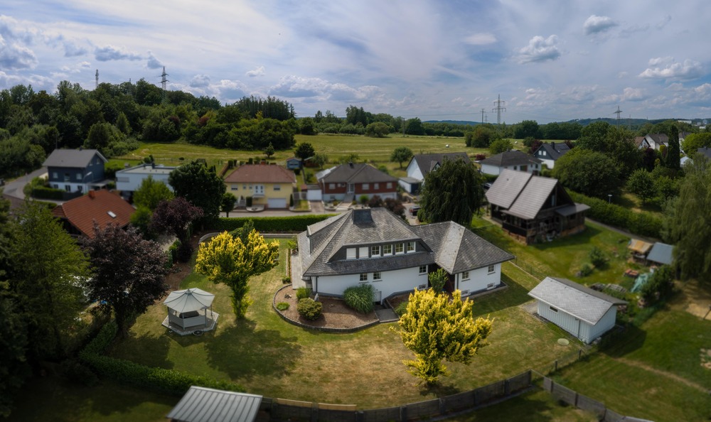 Exklusives Einfamilienhaus mit Garten & Fernsicht - Einfamilienhaus Ebernhahn | Angebot:27108314