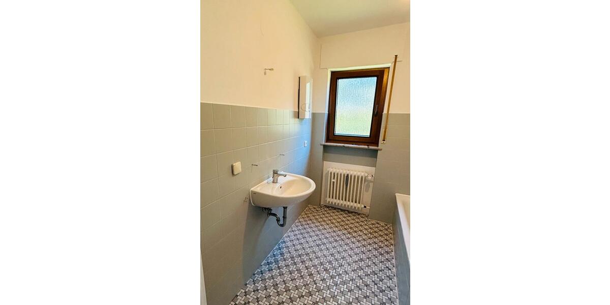 Etagenwohnung Koblenz Lay - 4 Zimmer, 120 m&sup2;, 1.270&euro; | Angebot:26313350