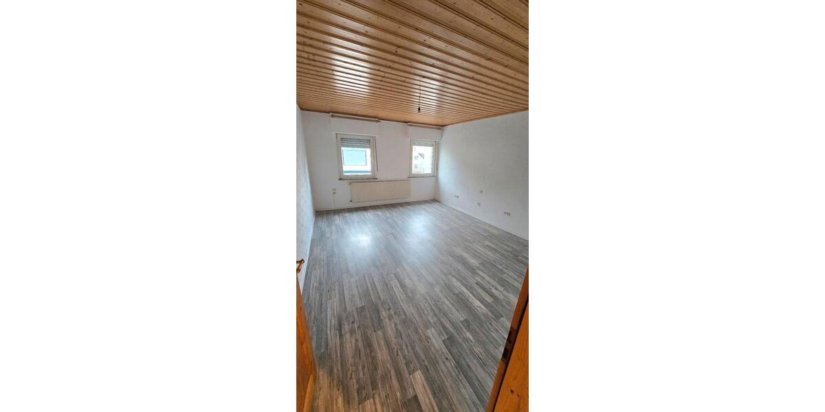 Etagenwohnung Mülheim-Kärlich Kärlich - 4 Zimmer, 136 m&sup2;, 1.395&euro; | Angebot:25572227