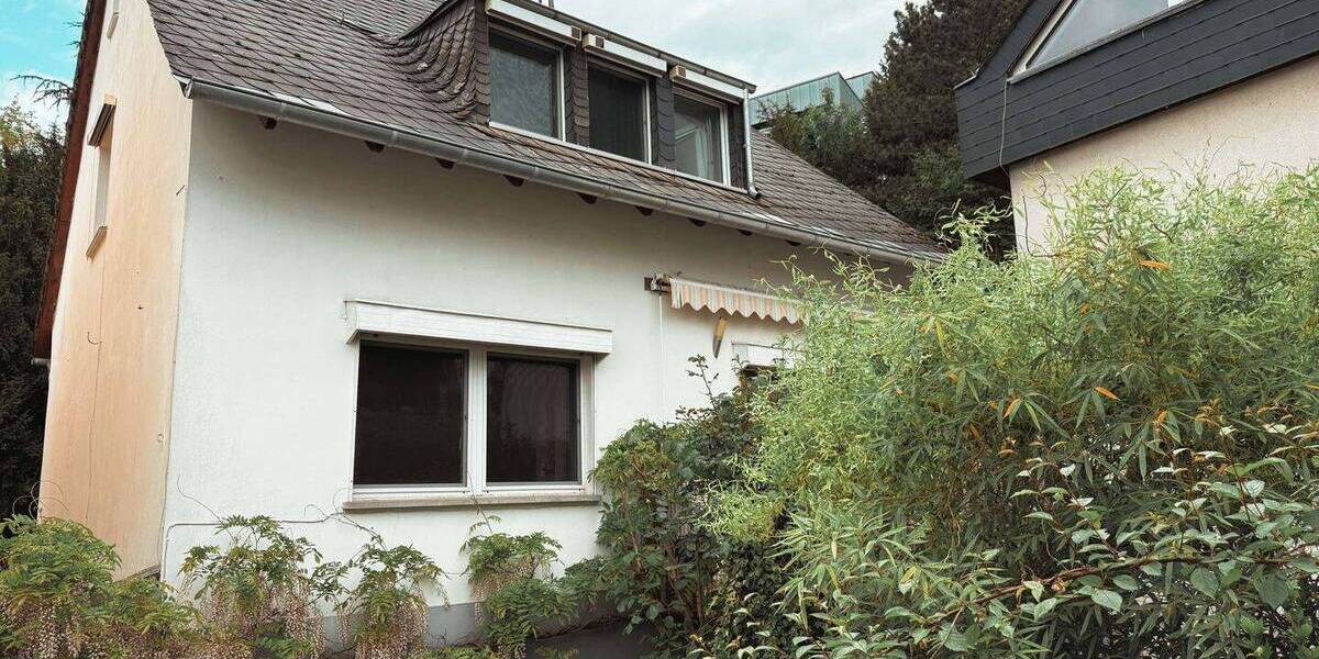 Charmantes und gepflegtes 1-2 Familienhaus in toller Lage 8 zimmer