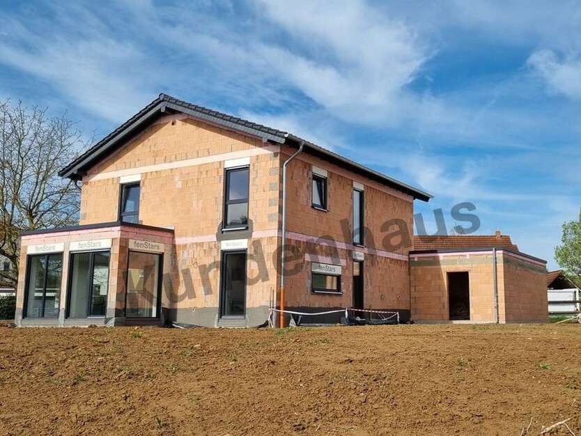 Haus zum Kaufen in Emmelshausen 596.760 € 178 m²