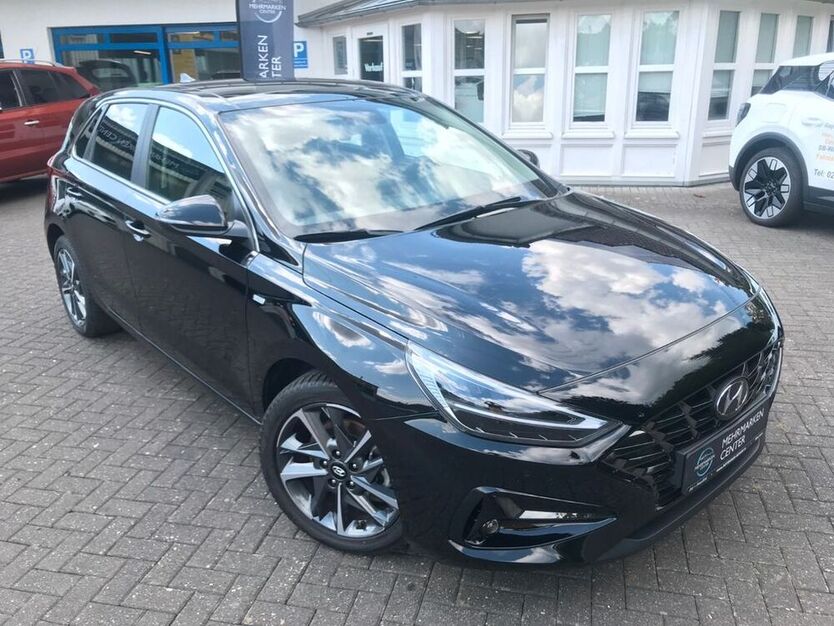 i30