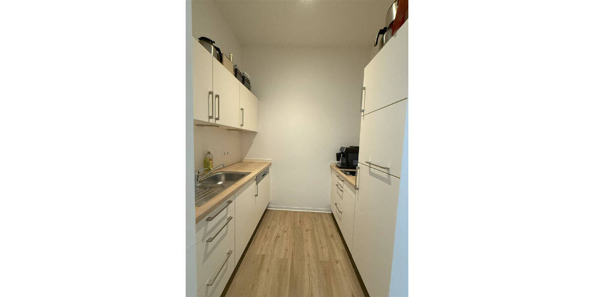 Büro-Praxisfläche mit Lager 9 zimmer