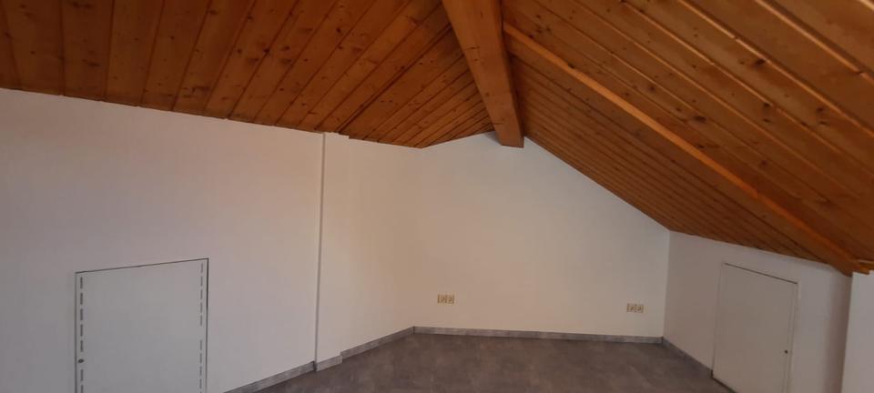 Etagenwohnung Straßenhaus - 4 Zimmer, 132 m&sup2;, 1.320&euro; | Angebot:26283133