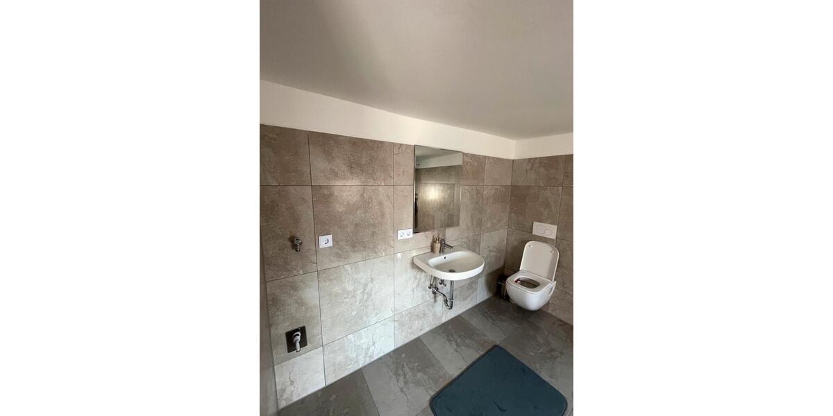 Reihenhaus Bad Ems - 7 Zimmer, 180 m&sup2;, 270.000&euro; | Angebot:26163684