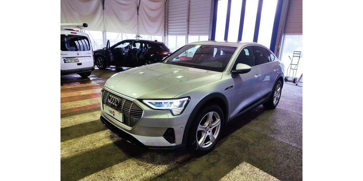 Audi e-tron 77.000 km 26.990 € Montabaur 56410