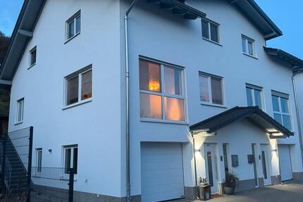 Doppelhaushälfte (links) im Schlossberg in Nassau zu vermieten zimmer