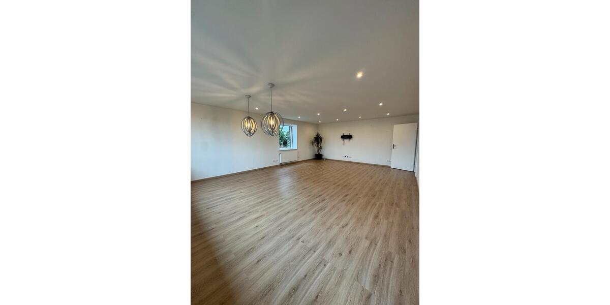 6,5-Zimmer Wohnung in einem Zweiparteienhaus 6.5 zimmer