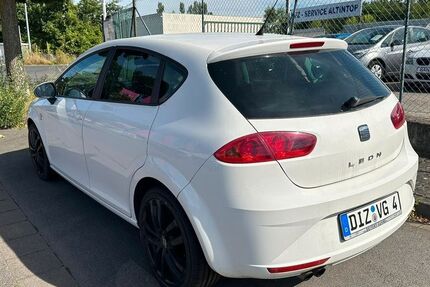 Seat Leon 124.325 km 3.100 € Kestert 56348