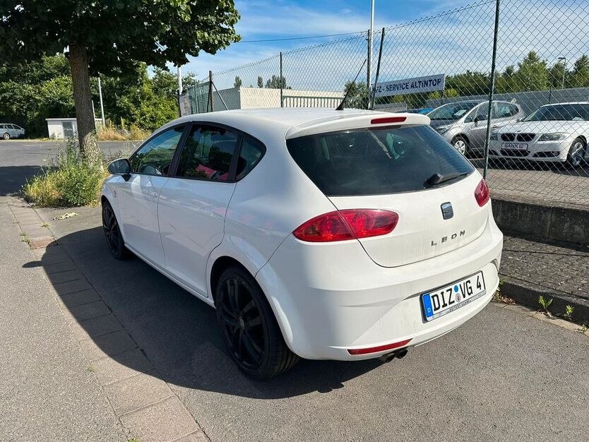 Seat Leon 124.325 km 3.100 € Kestert 56348