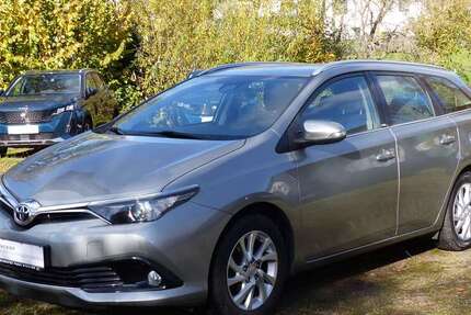 Toyota Auris 100.000 km 10.950 &euro; Klingelbach 56368