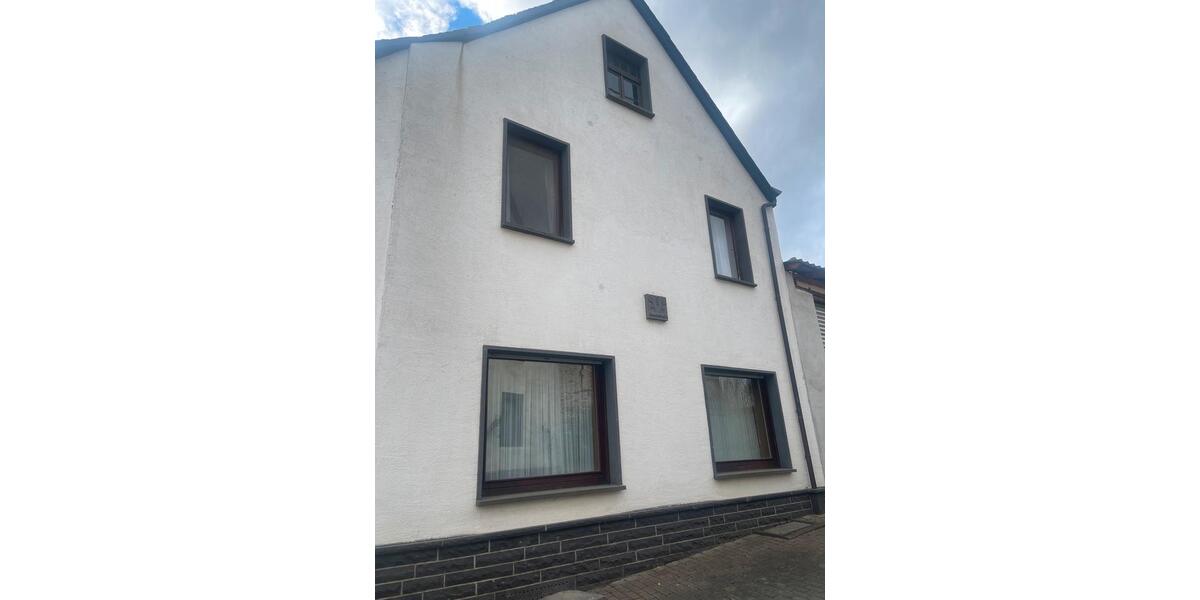 Bauernhaus, Landhaus Kobern-Gondorf Gondorf - 6 Zimmer, 120 m&sup2;, 140.000&euro; | Angebot:25275802