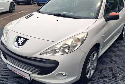 Peugeot 206 119.200 km 2.490 &euro; Altendiez 65624