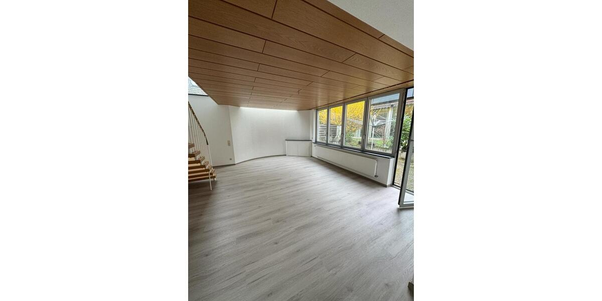 Großzügiges Einfamilienhaus in ruhiger Lage zu vermieten 6 zimmer