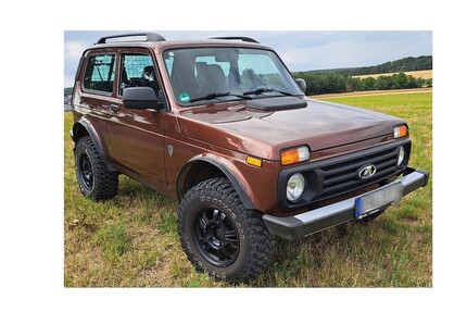 Lada Niva 32.650 km 14.900 € Dachsenhausen 56340